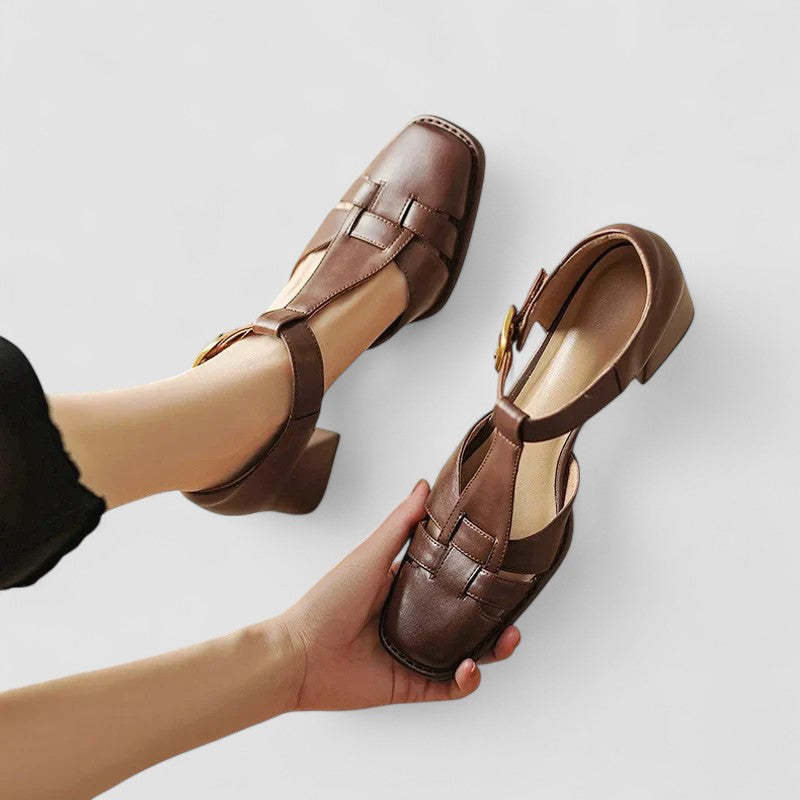 Scarlett – Ortopedyczne sandały z paskiem T i słupkowym obcasem