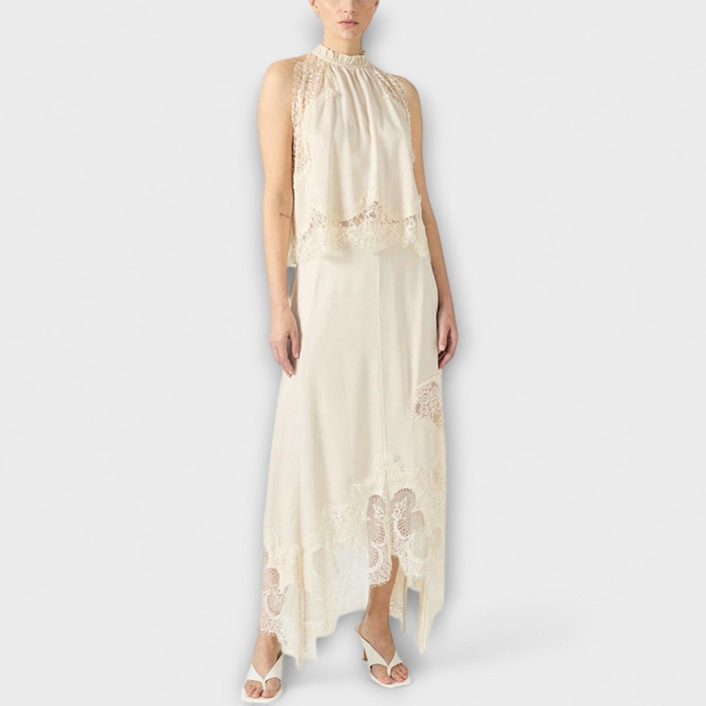 Kaia - Bluzka satynowa z koronkowym wykończeniem i plisowanym dekoltem w zestawie