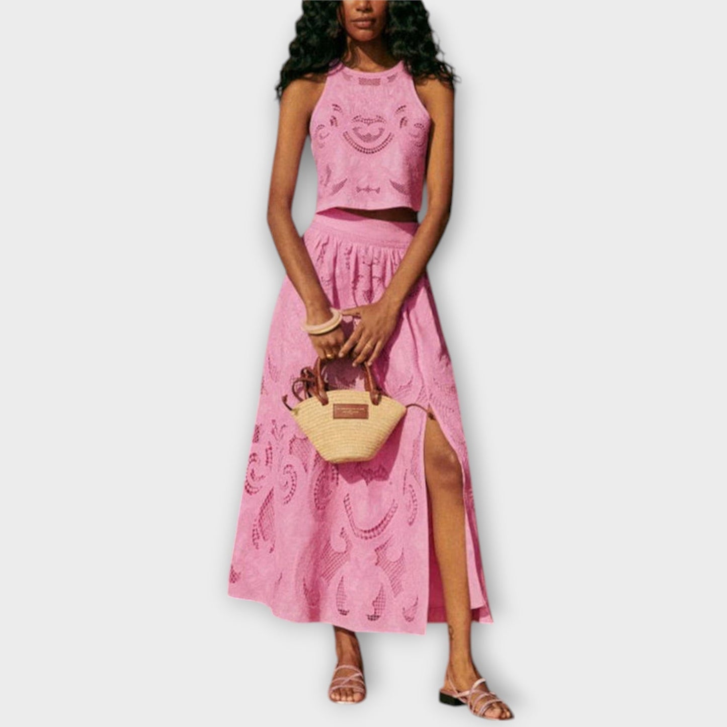 Milla - Oszałamiający zestaw z koronkowym dekoltem