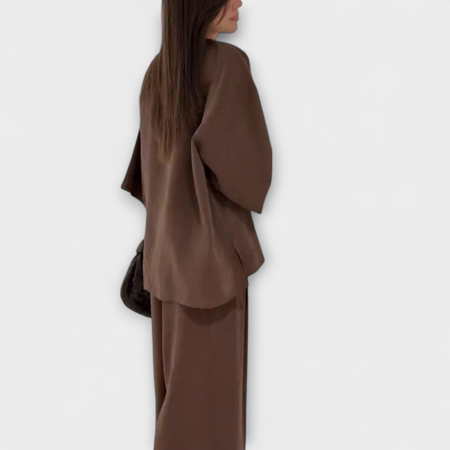 Aurora - Luźna bluzka z dekoltem w serek oraz spodnie