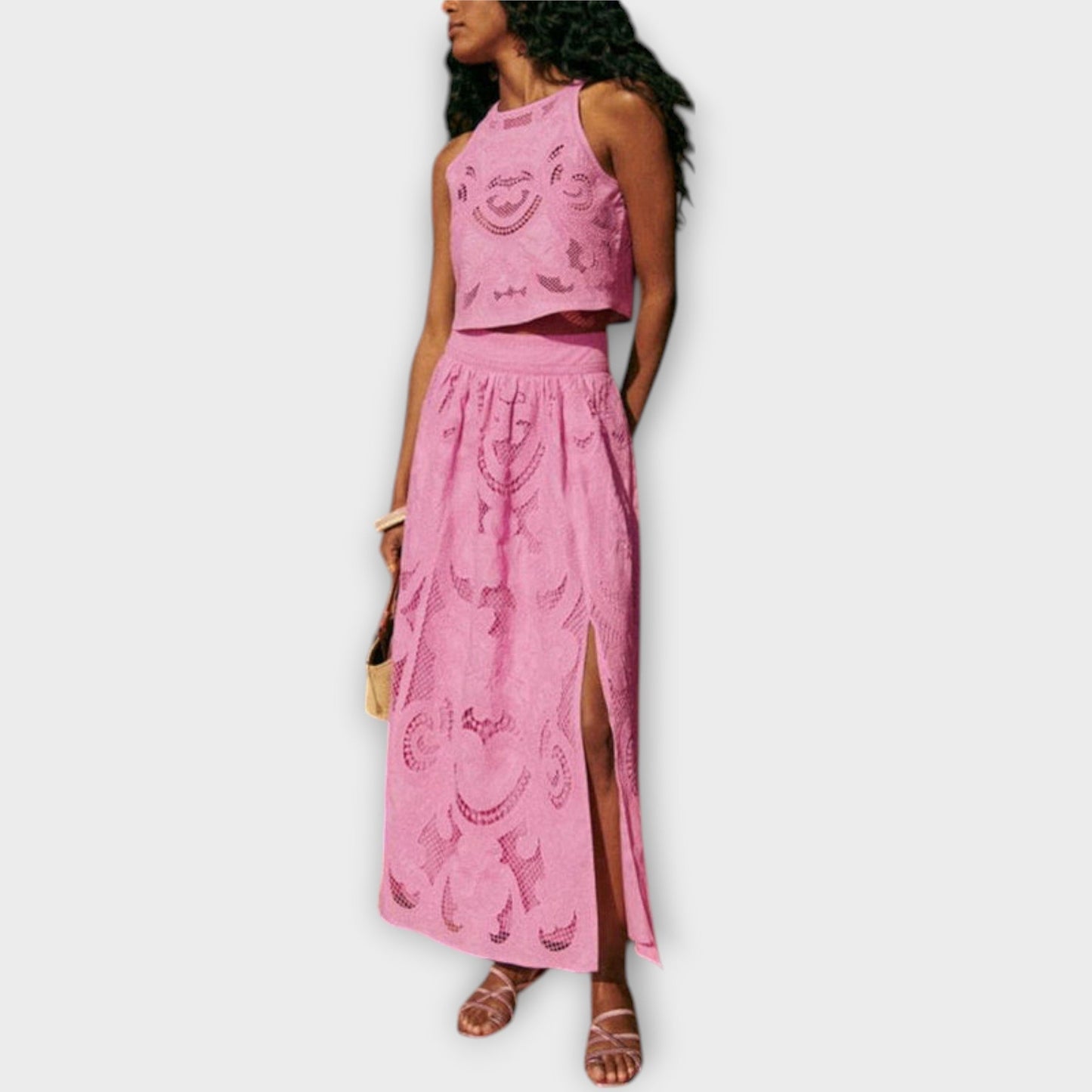 Milla - Oszałamiający zestaw z koronkowym dekoltem