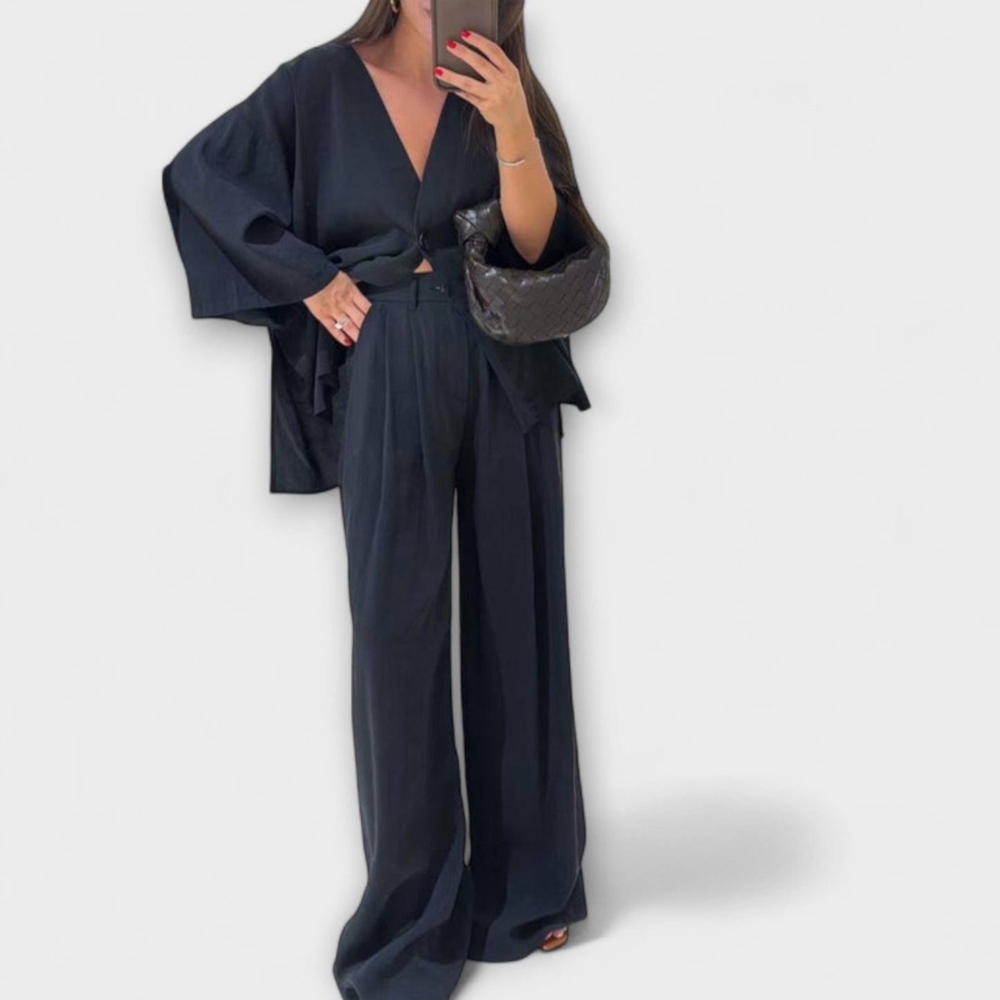 Aurora - Luźna bluzka z dekoltem w serek oraz spodnie