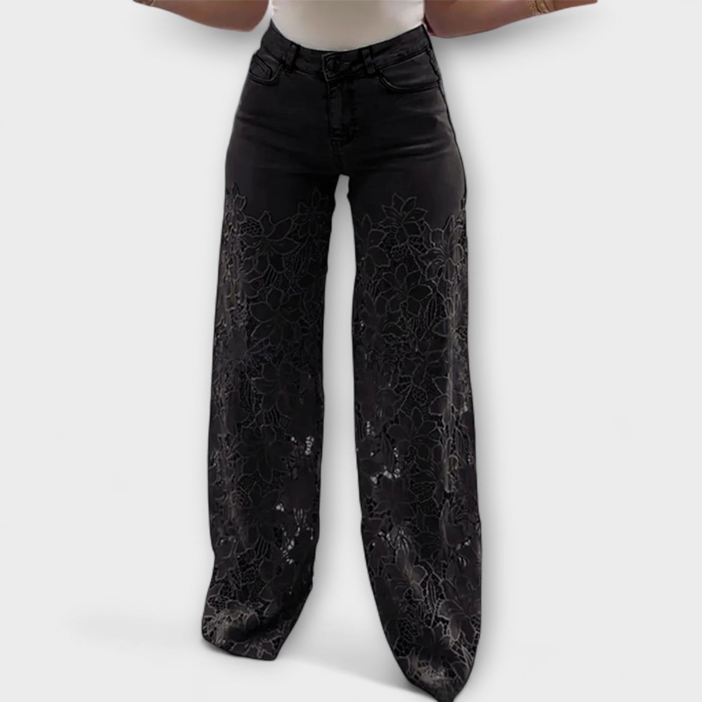 Stylowe dżinsy z koronkowym patchworkiem